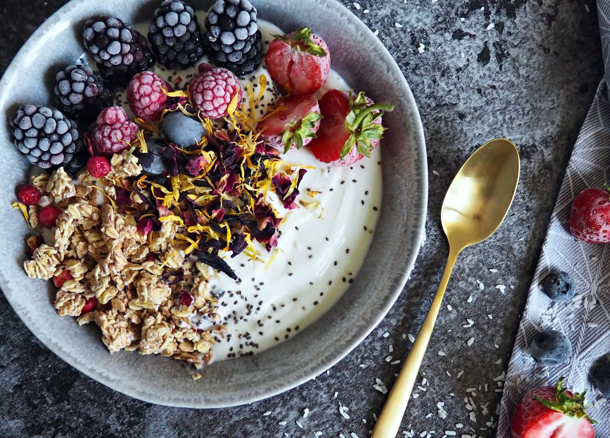 Empowering Pregnancy: Nutrient-Packed Snacks to Keep You Thriving